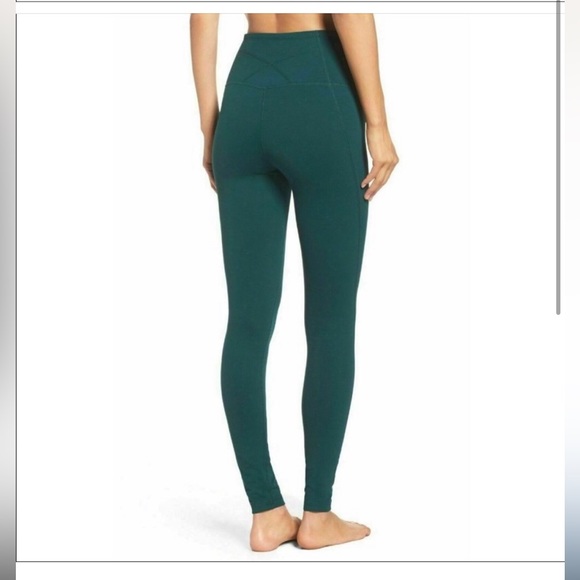Zella live in high waist green leggings XS - Picture 2 of 7